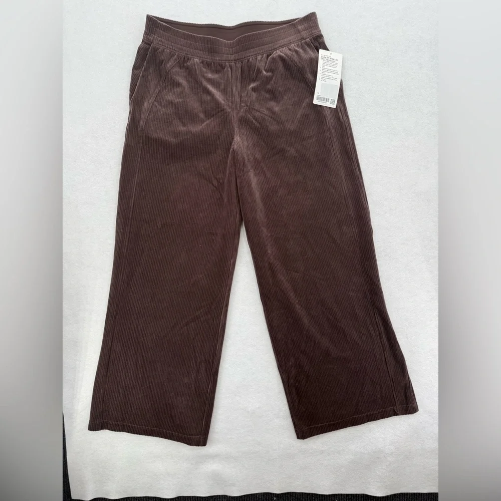 NWT Lululemon Scuba Mid-Rise Wide-Leg Pant *Velvet Cord Espresso Size 12‎